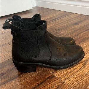 Denver Hayes Black Chelsea Ankle Boots
